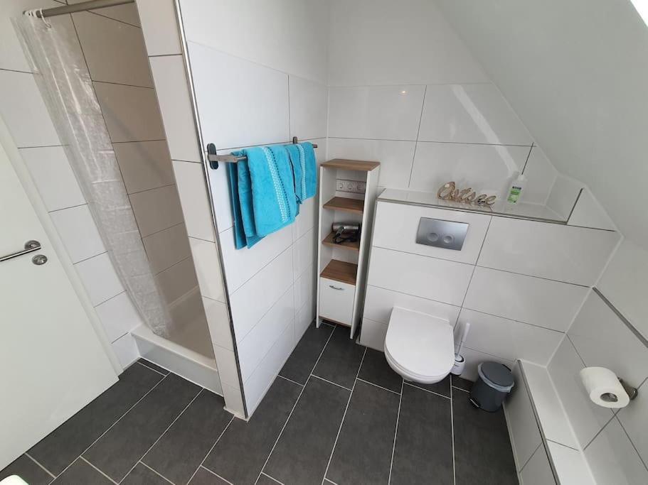 Kiel-Russee Familienwohnung, Lademoeglichkeit, Co2 Frei エクステリア 写真